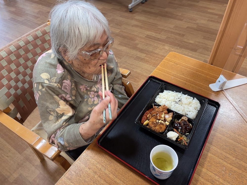 静岡市清水区デイサービス_4月のお楽しみ昼食