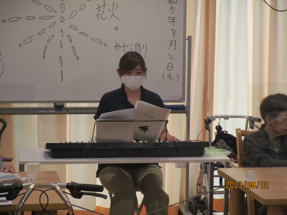 静岡市清水区デイサービス_8月2日水彩音楽教室開催