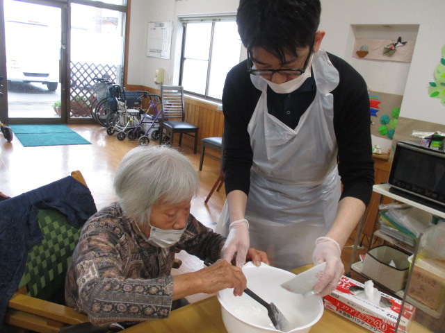 牧之原市デイサービス_柏餅作り