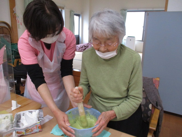 牧之原市デイサービス_柏餅作り