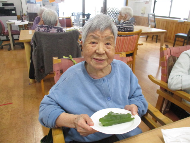 牧之原市デイサービス_柏餅作り