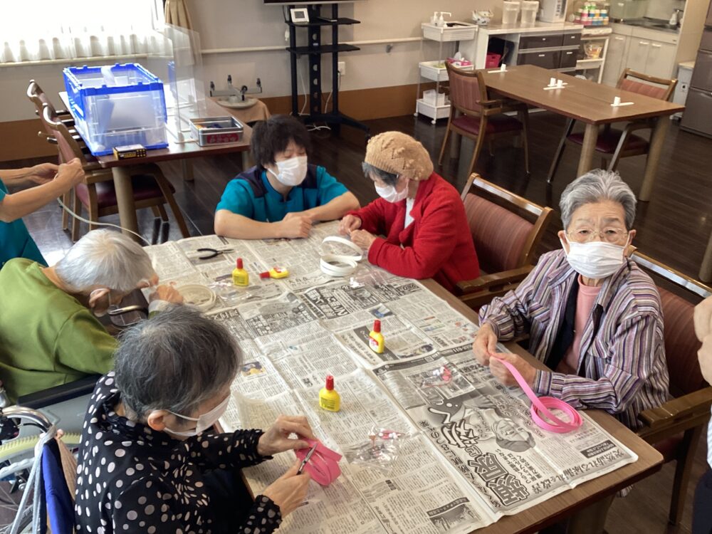 静岡市清水区デイサービス_クラフトバンド教室招き猫が誕生しました