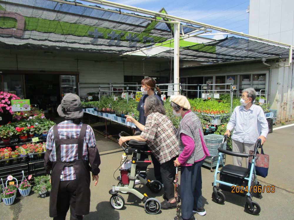 静岡市清水区デイサービス_園芸クラブの活動