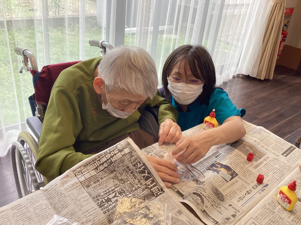 静岡市清水区デイサービス_クラフトバンド教室招き猫が誕生しました