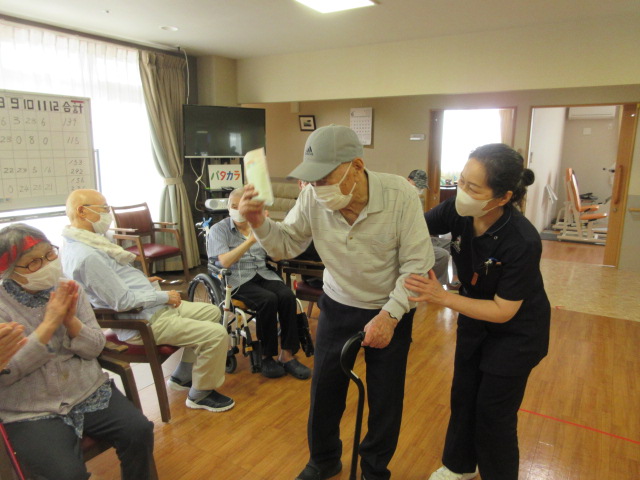 富士市デイサービス_ちらし寿司とボーリング大会