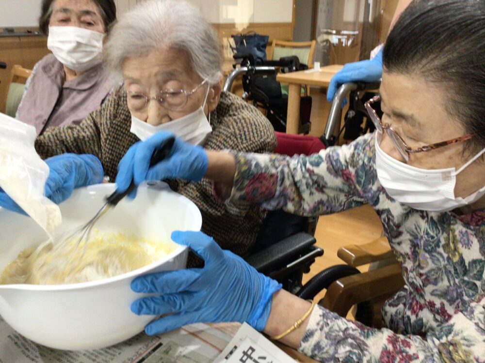 藤枝市デイサービス_おやつレクリエーションフルーツホットケーキ