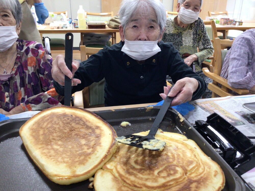 藤枝市デイサービス_おやつレクリエーションフルーツホットケーキ