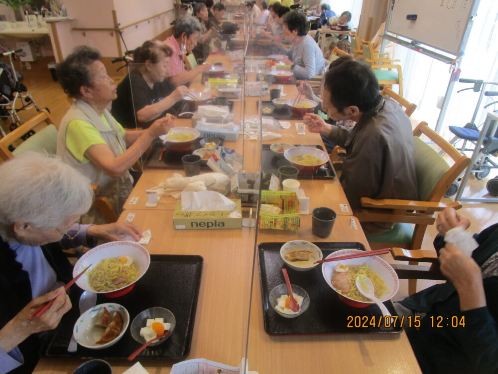 静岡市清水区デイサービス_奇数月第3月曜日はラーメンの日あさりラーメン