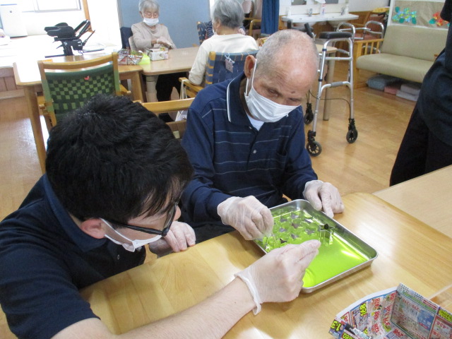 牧之原市デイサービス_七夕ゼリー作り