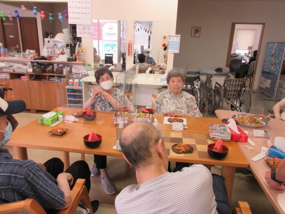 静岡市清水区デイサービス_スイカ割り海の家風味