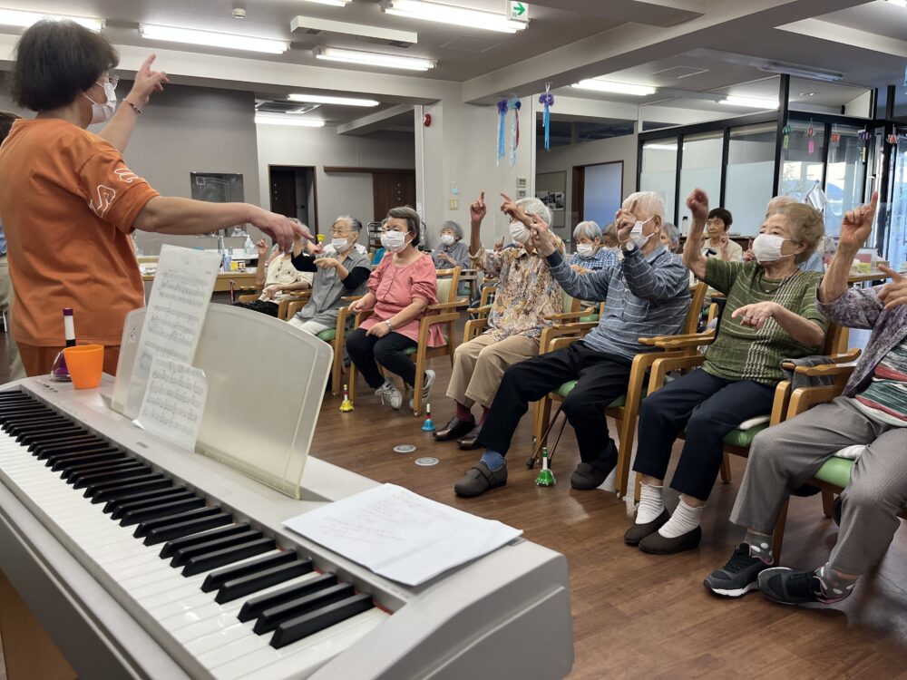 八幡デイサービス　カルチャー教室・音楽療法