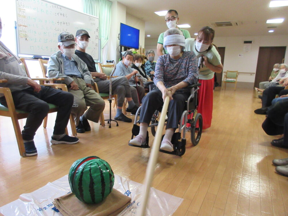 富士市デイサービス_納涼きもだめし大会＆スイカ割り