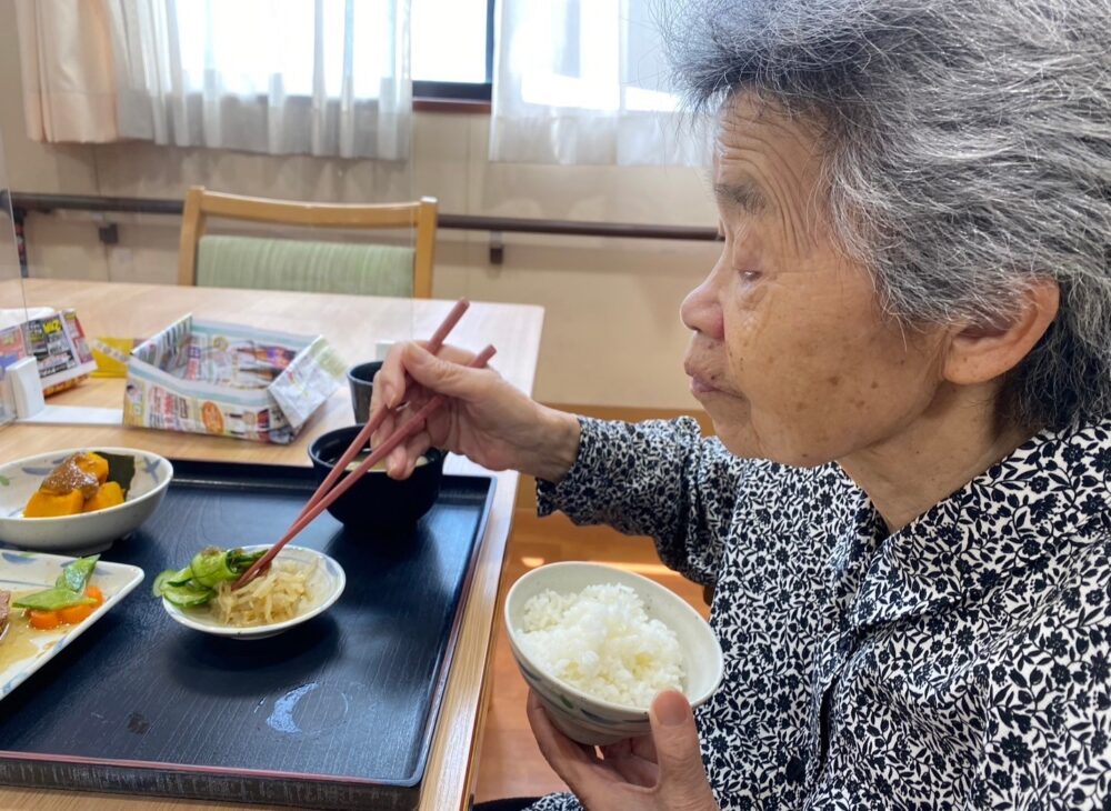 駿東郡長泉町デイサービス_園芸クラブ夏野菜を堪能