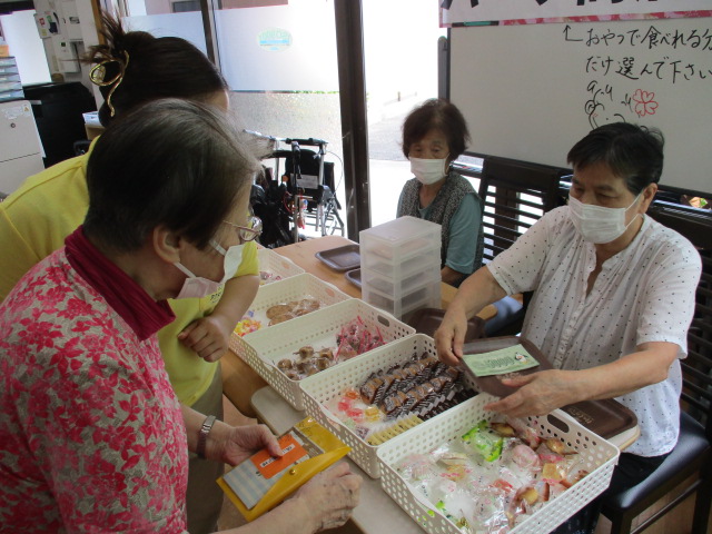 牧之原市デイサービス_9月のハーツ商店