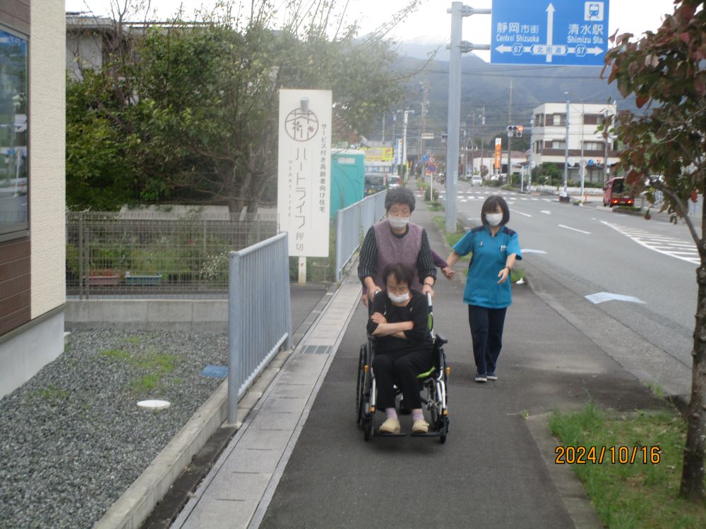 静岡市清水区デイサービス_食べ歩きツアー吉野寿司