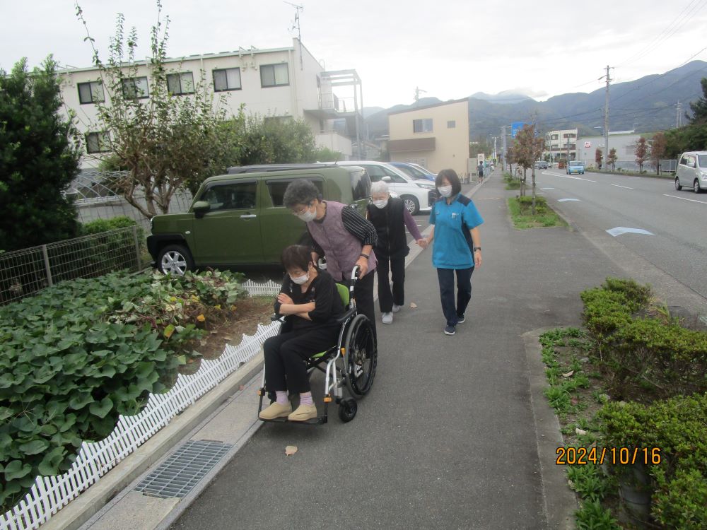 静岡市清水区デイサービス_食べ歩きツアー吉野寿司