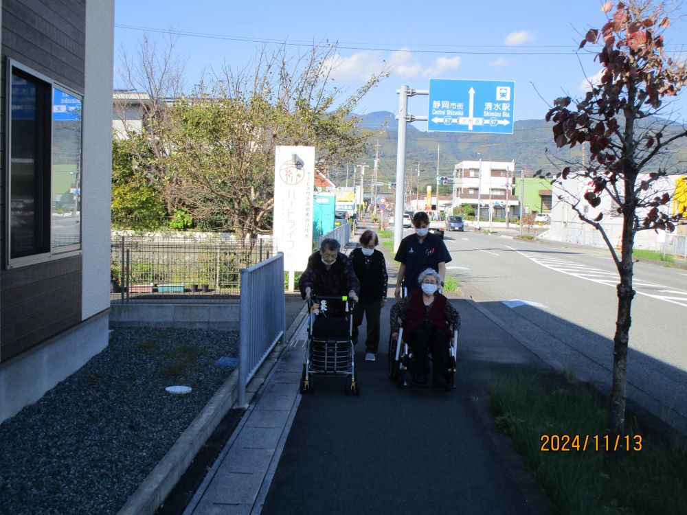 静岡市清水区デイサービス_食べ歩きツアー吉野寿司第3弾