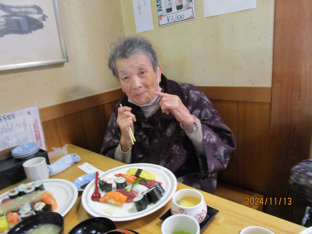 静岡市清水区デイサービス_食べ歩きツアー吉野寿司第3弾