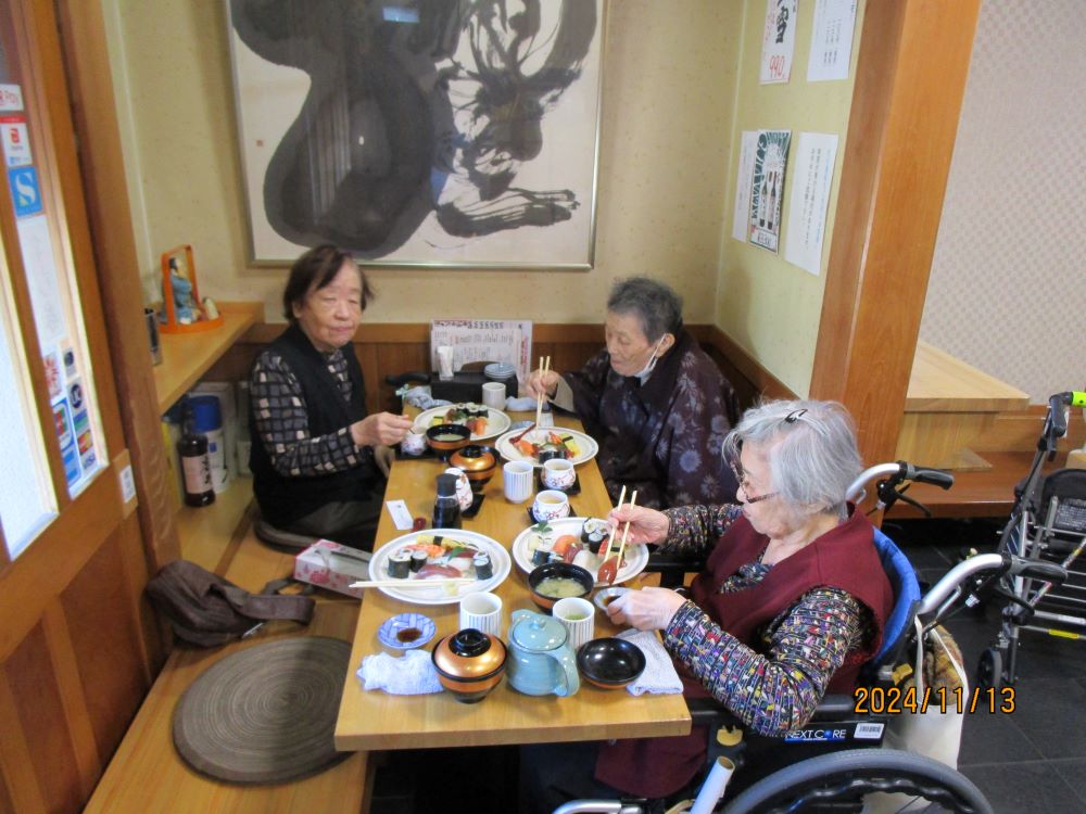 静岡市清水区デイサービス_食べ歩きツアー吉野寿司第3弾