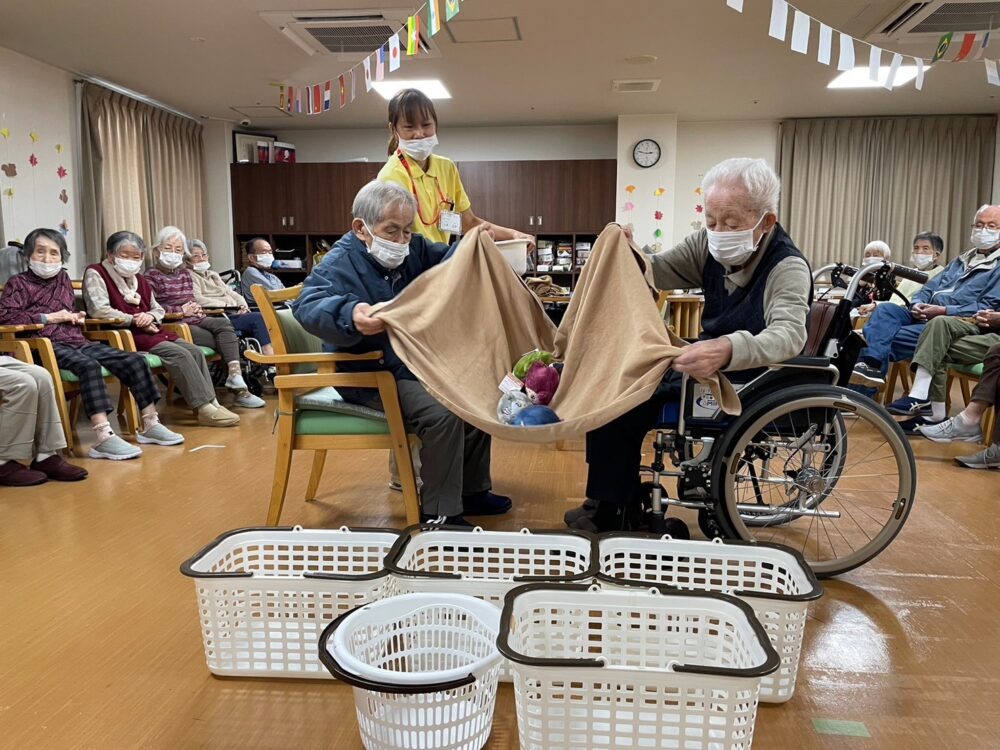 藤枝市老人ホーム_11月運動会イベント