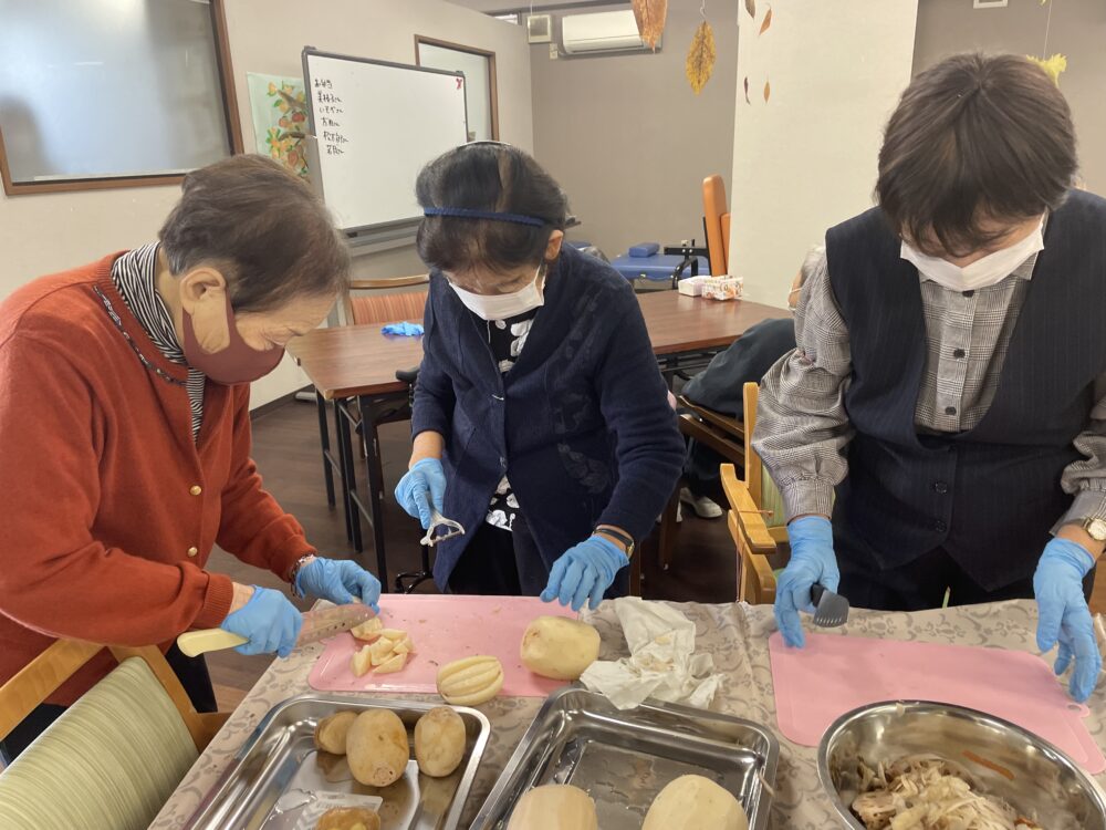 静岡市駿河区デイサービス_秋のバーチャルピクニックへ出かけよう