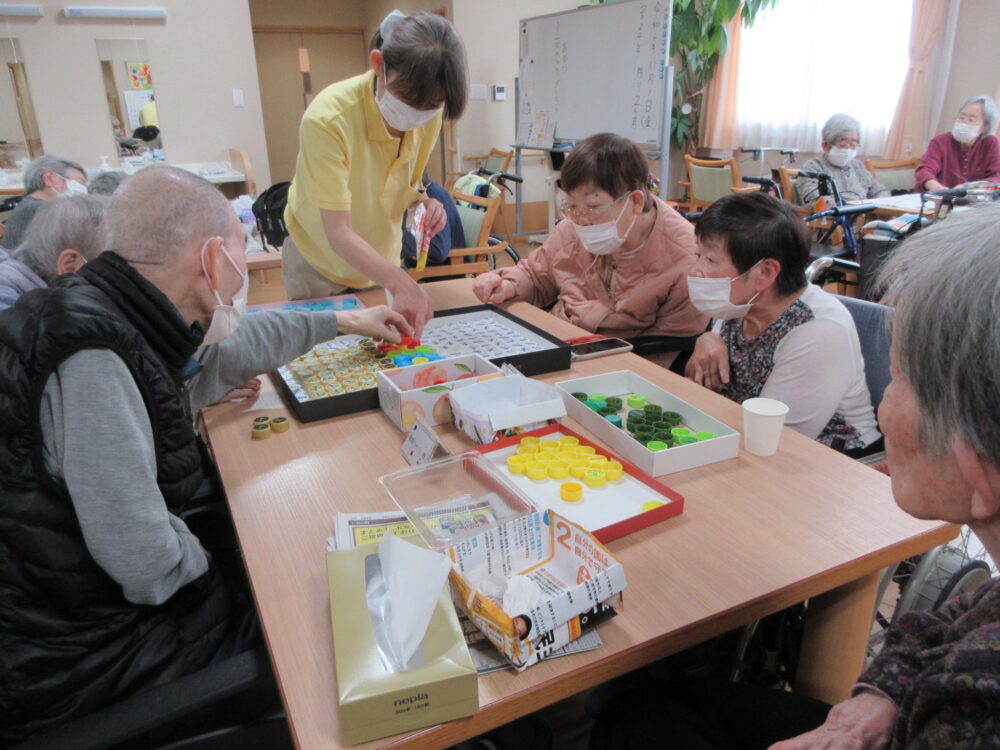 浜松市デイサービス＿展覧会に向けた創作活動①リハビリ効果に注目したグループ制作