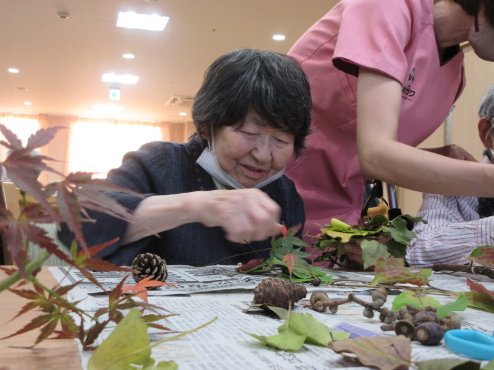 浜松市デイサービス＿展覧会に向けた創作活動①リハビリ効果に注目したグループ制作