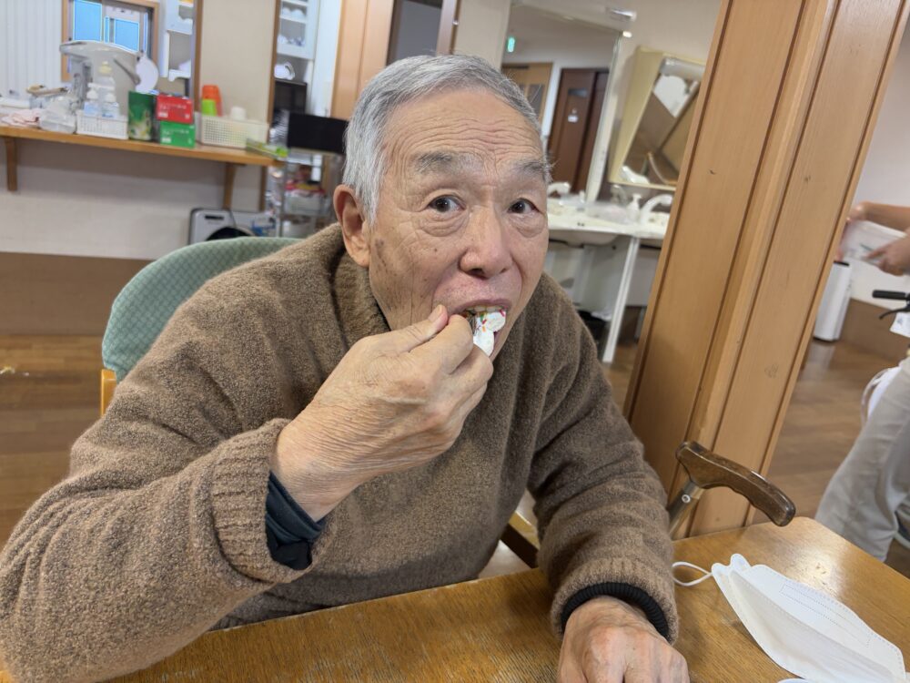 静岡市清水区デイサービス_クリスマスケーキ作り2024