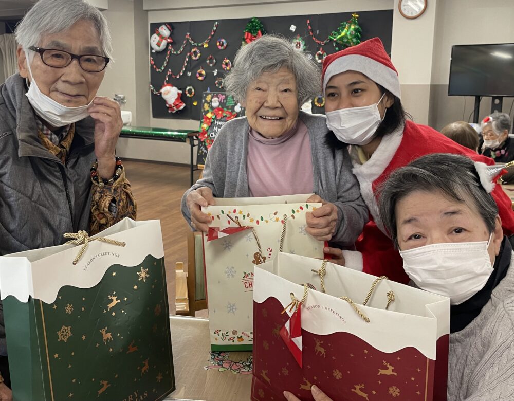 静岡市駿河区デイサービス_クリスマススーパーハーツ商店