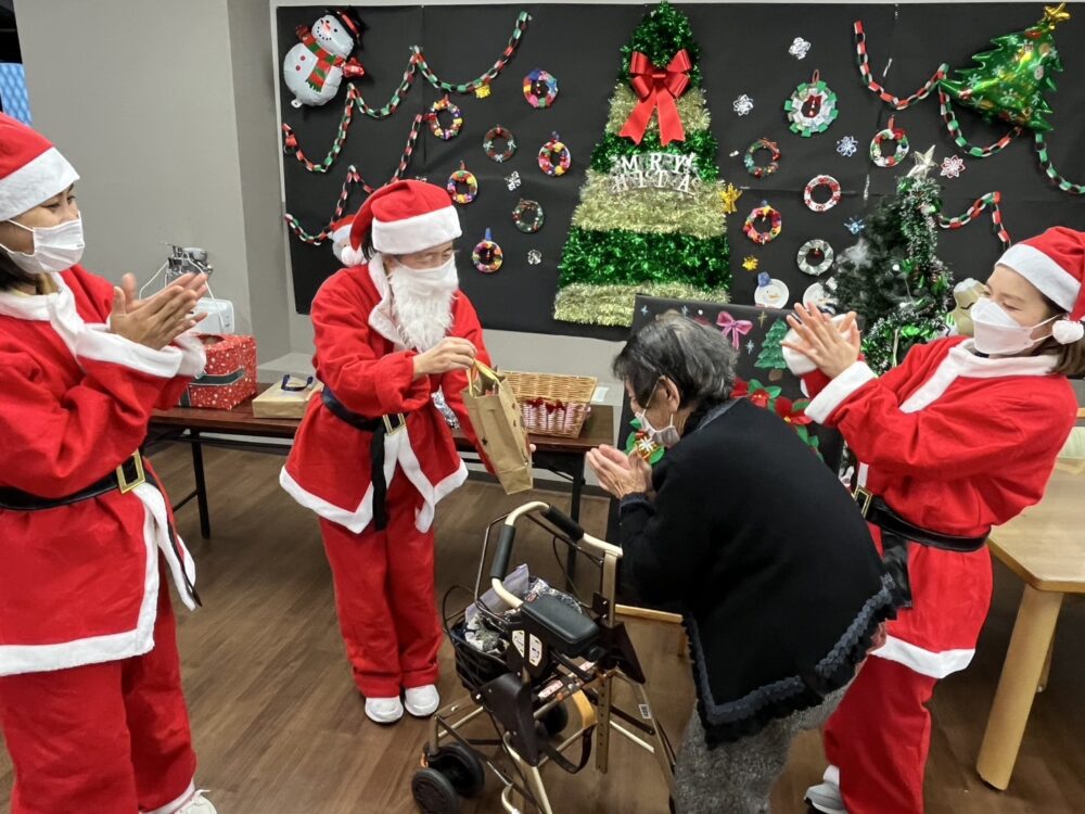 静岡市駿河区デイサービス_クリスマススーパーハーツ商店