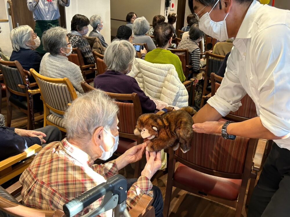 静岡市葵区デイサービス_大道芸スペシャルパフォーマンス