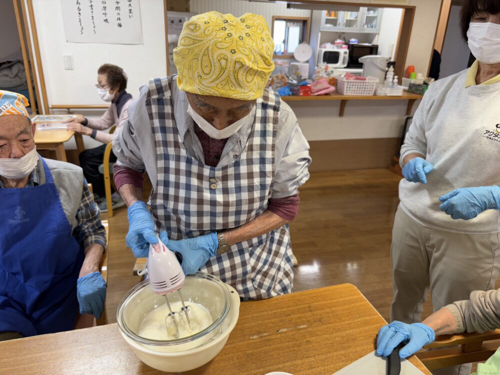 静岡市清水区デイサービス_クリスマスケーキ作り2024