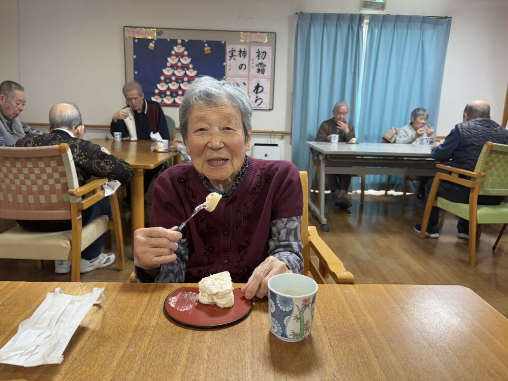 静岡市清水区デイサービス_クリスマスケーキ作り2024