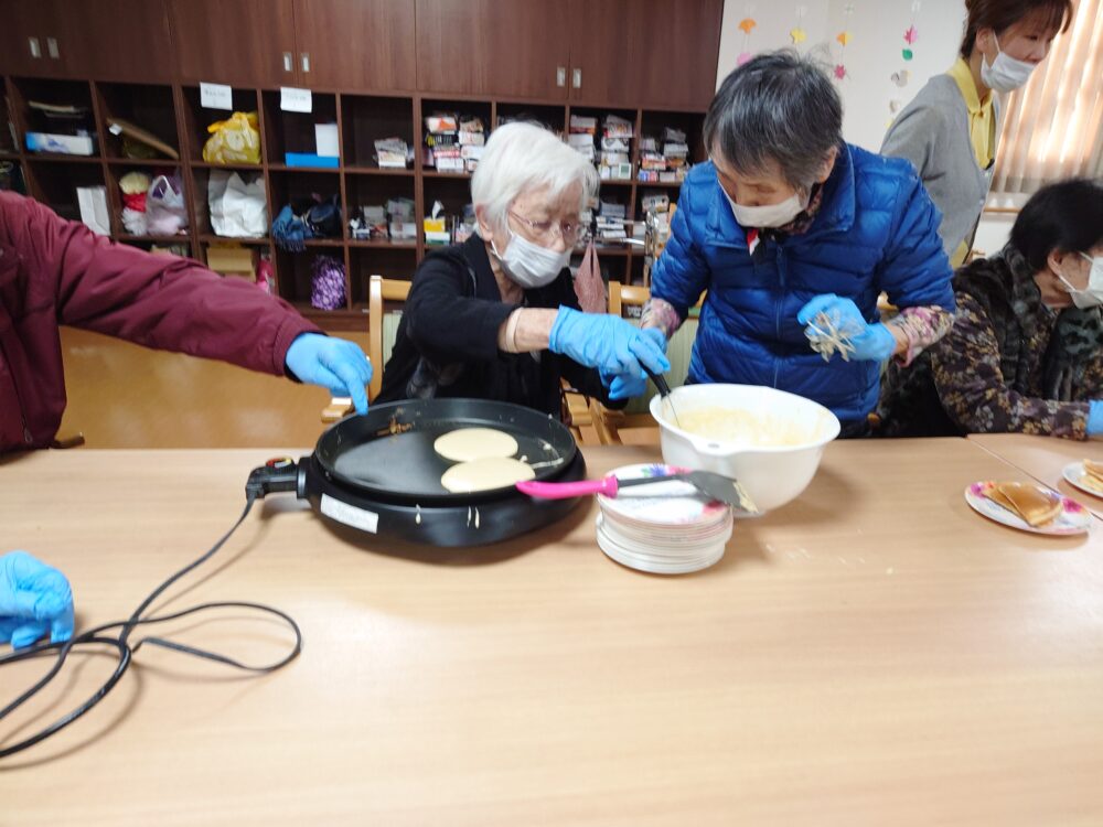 藤枝市老人ホーム_1月どら焼き作り