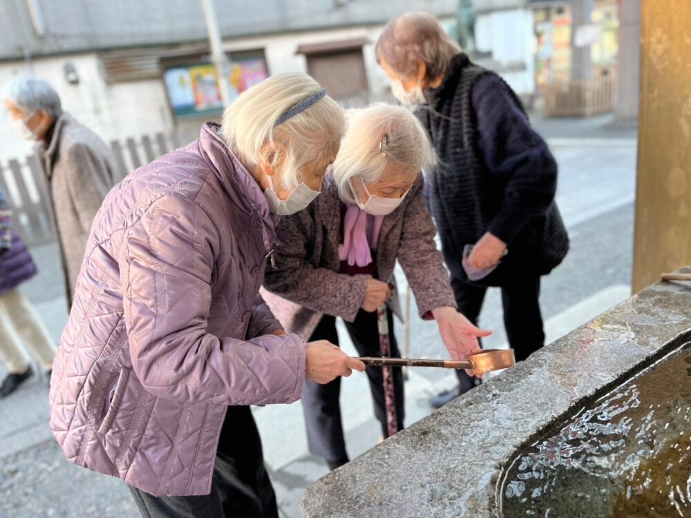 静岡市駿河区デイサービス_初詣屋外歩行訓練