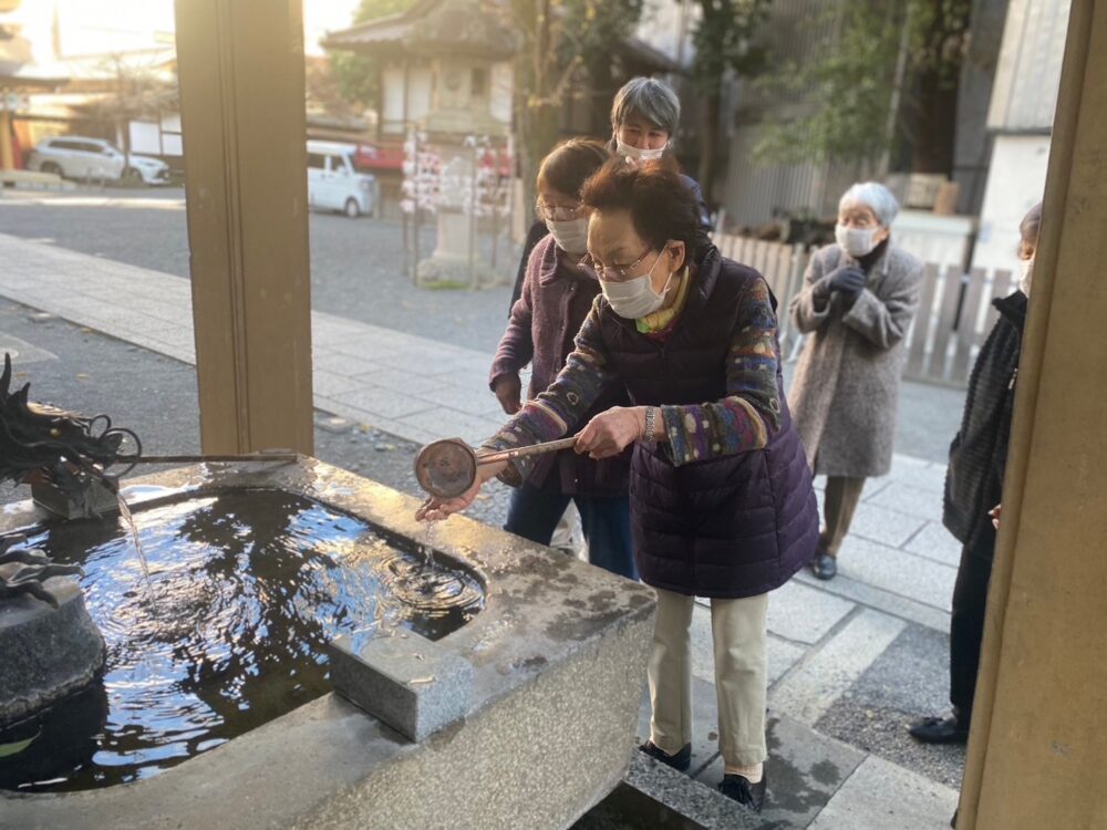 静岡市駿河区デイサービス_初詣屋外歩行訓練