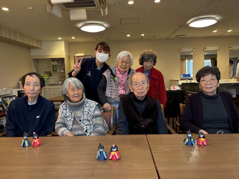 静岡市清水区デイサービス_あかりをつけましょぼんぼりにひな人形誕生