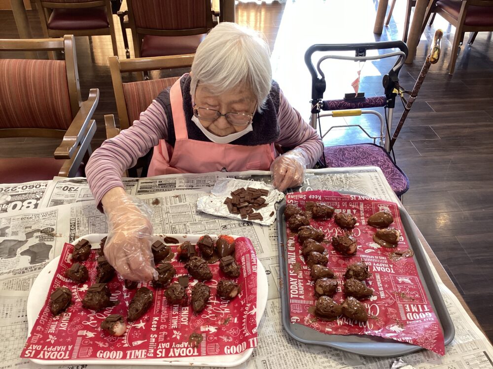 静岡市清水区デイサービス_生活リハビリクラブ押切料理クラブいちごのチョコフォンデュ