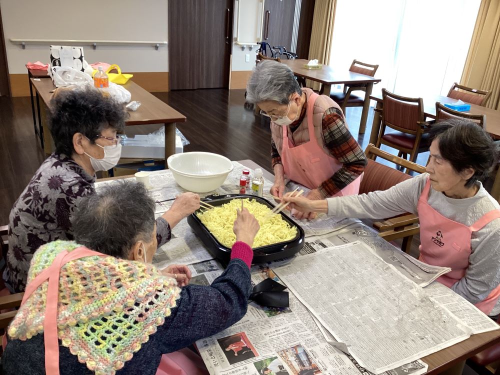 静岡市清水区デイサービス_生活リハビリクラブ押切料理クラブ焼きそば