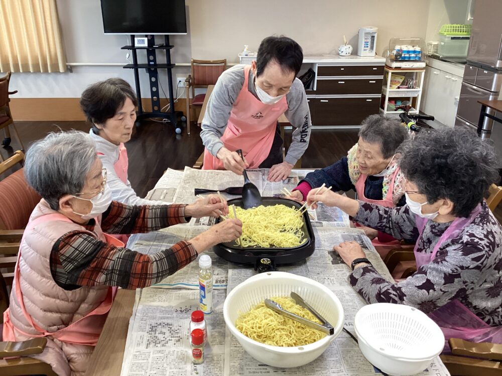 静岡市清水区デイサービス_生活リハビリクラブ押切料理クラブ焼きそば