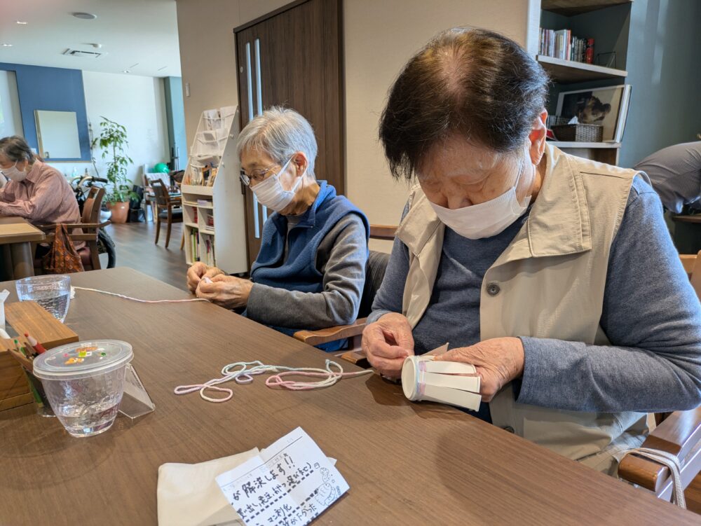 静岡市葵区デイサービス_ペーパーカップクラフト
