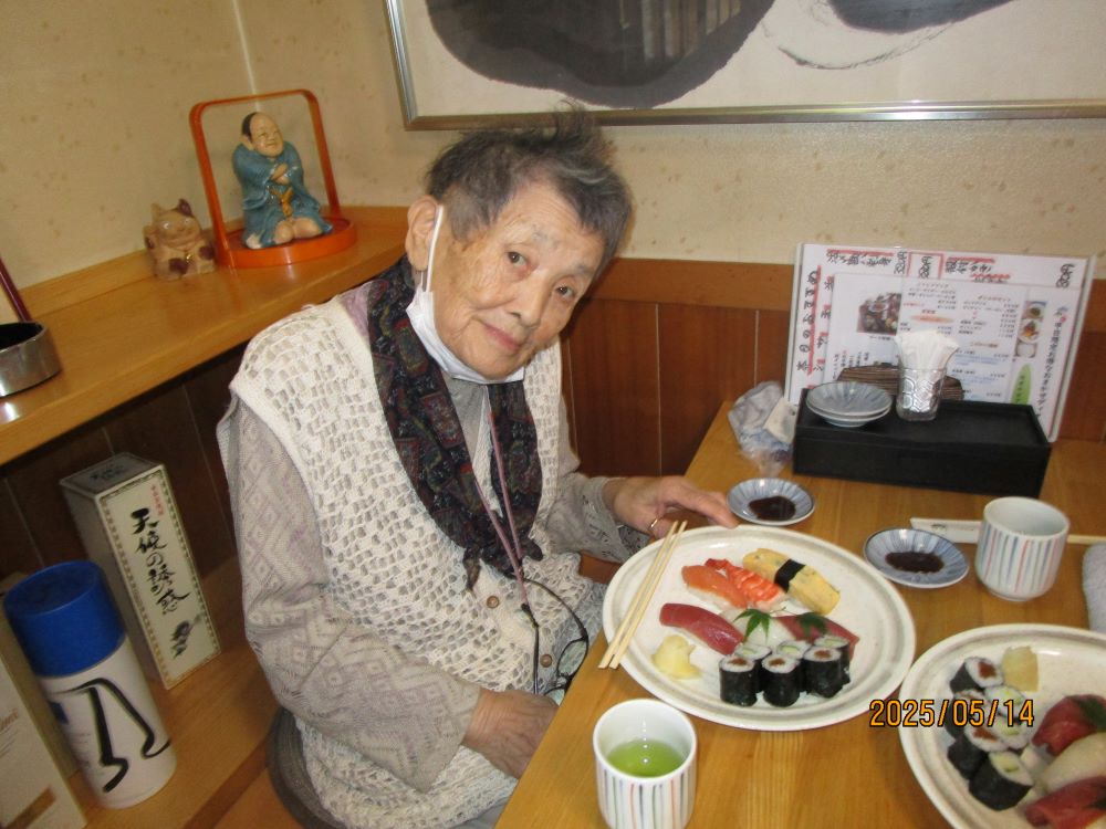 静岡市清水区デイサービス_食べ歩きクラブ吉野寿司