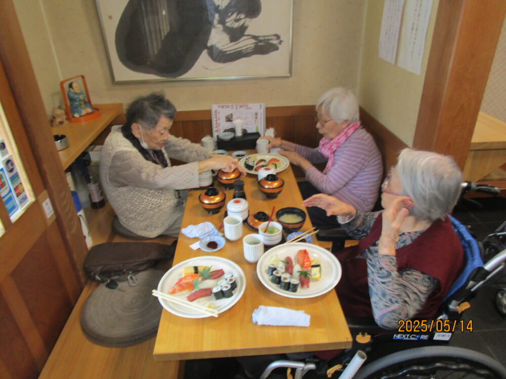 静岡市清水区デイサービス_食べ歩きクラブ吉野寿司
