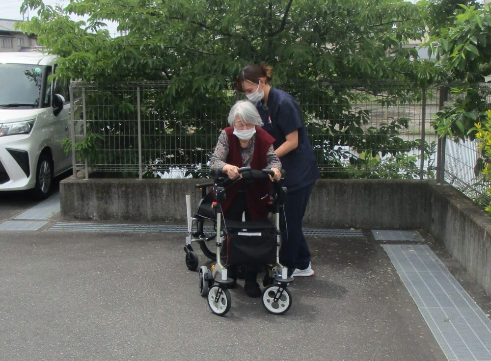 押切デイサービス 5月14日(水)生活リハビリクラブ押切・食べ歩きクラブ「吉野寿司」