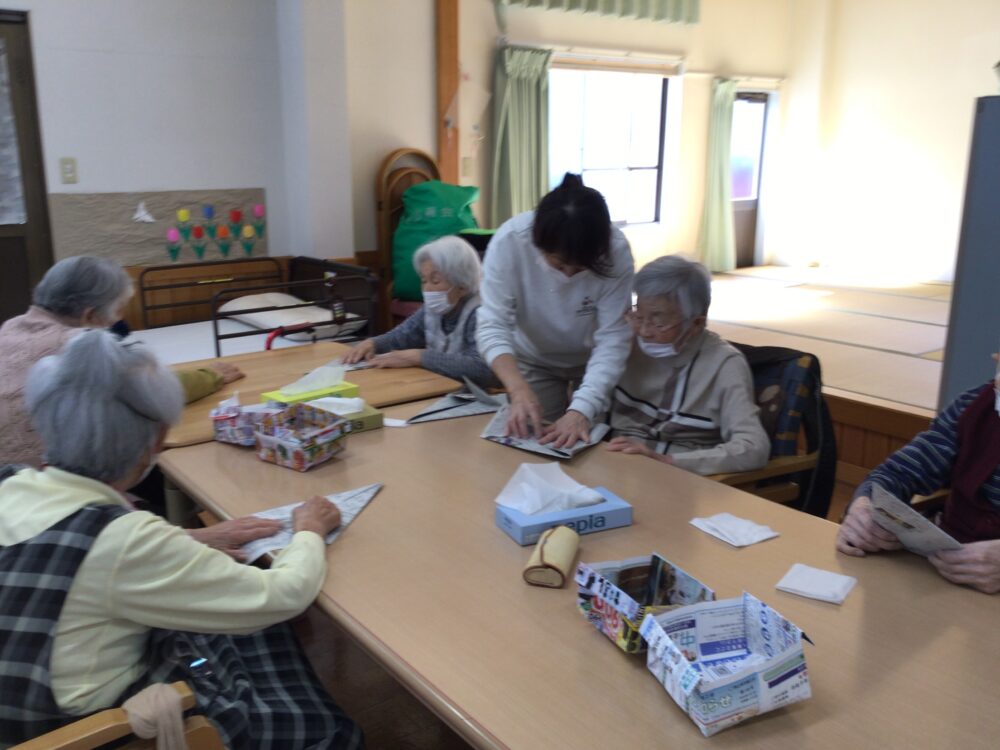 牧之原市デイサービス_端午の節句兜づくり