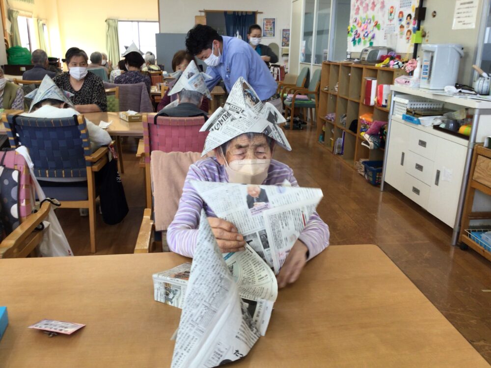 牧之原市デイサービス_端午の節句兜づくり