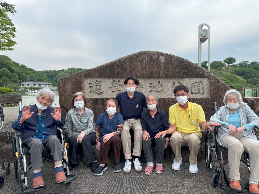 高柳デイサービス 5月のイベントレク「春のドライブ」