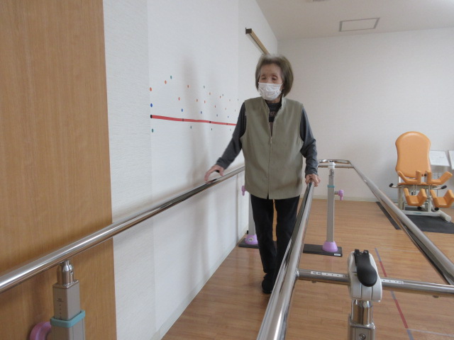 富士市デイサービス_個別機能訓練リハビリ歩行訓練編
