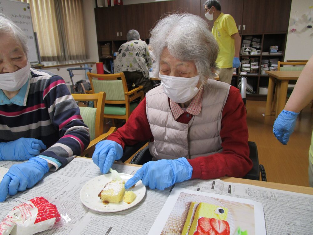 藤枝市デイサービス_5月こいのぼりケーキでおやつレク