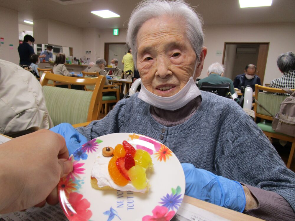 藤枝市デイサービス_5月こいのぼりケーキでおやつレク